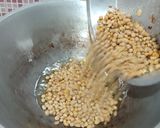 Foto langkah ke 1 dari resep Kacang Kedelai Goreng.