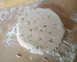 A picture of step 5 of Vickys Easter Hot Cross Scones, GF DF EF SF NF.