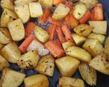 Gambar langkah 4 resipi Garlic Rosemary Roasted Chicken Breasts & Vegetables.