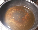 Foto del paso 8 de la receta: Muslos de pollo en salsa de tomate con patatas fritas en aceite de pollo frito