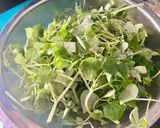 Hình bước làm 1 của món Rau càng cua trộn ruốc xào & trứng luộc