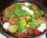 A picture of step 4 of Mozzarella Cheese and Tomato Sauce Pasta.