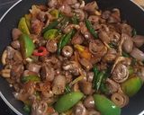 Foto langkah ke 4 dari resep Jantung Ayam Tumis Kecap.