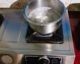 A picture of step 2 of Boiled Eggs With Veggies Toppings.