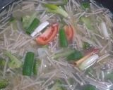 Foto langkah ke 3 dari resep Sup Makaroni dengan Jamur dan Brokoli.