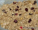 A picture of step 3 of Wholemeal biscuits with raisins, walnuts and honey.