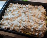 Tejszínes feta sajtos rakott csirke, burgonya chipssel recept fázis 6 fotója