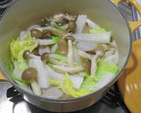 A picture of step 3 of Soy Milk Soup with Lots of Chinese Cabbage.