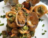 Foto del paso 5 de la receta: Timbal de habitas baby con frutos del mar 🌊 🦐🐙
