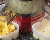 Hình bước làm 1 của món Panna cotta (dứa, cốt dừa, mứt mâm xôi)
