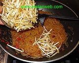 Foto langkah ke 5 dari resep Tumis Mi sagu/mie karet.