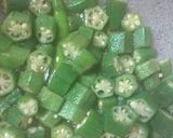 A picture of step 2 of Bhindi gosht.