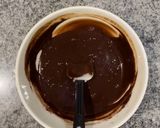 Foto langkah ke 4 dari resep So Moist Chocolate Muffins.