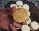 Foto del paso 5 de la receta: Alfajorcitos tipo "Maizena" con harina (SIN MANTECA)