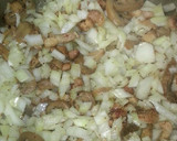 Foto del paso 4 de la receta: Arroz encebollado con panceta y champiñones