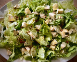 Foto del paso 3 de la receta: Ensalada de rulo de cabra y almendras