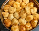 A picture of step 3 of Dahi Bhalla.