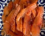 Foto del paso 1 de la receta: Timbal de patatas y salmón marinado