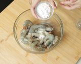 Foto langkah ke 3 dari resep Udang Goreng Asam Jawa Devina Hermawan.