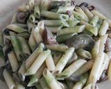 Foto del paso 8 de la receta: Macarrones con setas y salsa de espirulina