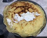 A picture of step 7 of Mango & coconut yoghurt crepes.