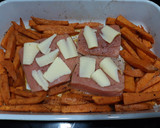 Foto del paso 2 de la receta: Salmón salvaje con boniatos especiados al horno
