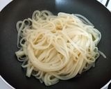 Foto del paso 6 de la receta: Tallarines con aceite de oliva, ajo, perejil y azafrán
