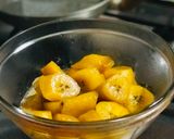 A picture of step 2 of AMIE’s Minatamis na Saging (sweetened banana).