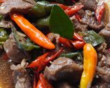 Foto langkah ke 4 dari resep Tumis daging kambing lada hitam.