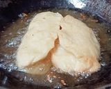 Foto langkah ke 2 dari resep Roti goreng lipat.