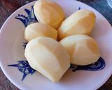 Foto del paso 1 de la receta: Codillo con puré cremoso de patatas