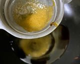 A picture of step 6 of Makhana ladoo.