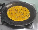 A picture of step 4 of Aloo Methi Paratha.
