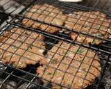 Foto del paso 5 de la receta: Hamburguesas al carbón