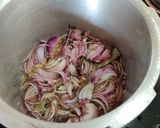 A picture of step 3 of Mutton Do Pyaza.