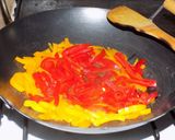 Foto del paso 1 de la receta: Tiras de pollo al wok con pimientos  (3 variantes con la misma receta)