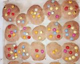 Ciasteczka z drazetkami czekoladowymi kolorowymi 🍪🍩🍪 krok przepisu 2 zdjęcie