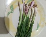 ग्रीन ओनियन आणि तुरीच्या दाण्याची भाजी ( green onion ani turichya danyachi bhaaji recipe in marathi रेसिपी स्टेप 1 फोटो 