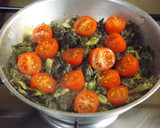 Foto del paso 3 de la receta: Fritatta de grelos y tomatitos