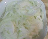 Foto del paso 2 de la receta: Muslos de pollo en dorado