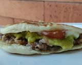 Foto del paso 7 de la receta: Sándwich de frijoles, aguacate y tomate🍅 en pan pita🫓🥪🥑