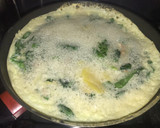 Foto del paso 7 de la receta: Tortilla de papa, cebolla, espinaca y tocineta