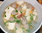 Foto langkah ke 16 dari resep Sop Bakso Tahu Seger.