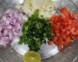 A picture of step 2 of Moong Sprouts Dahi Papdi chaat.