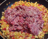 Foto del paso 3 de la receta: Empanadillas de carne al horno