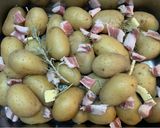 Foto del paso 2 de la receta Patatas de guarnición con romero y panceta ibérica