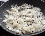 Foto del paso 3 de la receta: Guisantes salteados con Sajonia