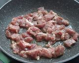 Foto del paso 4 de la receta Bocaditos de cerdo al ajillo con verduras a la soja