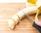 Foto del paso 2 de la receta: Smoothie de fresas, arándanos y banano