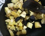 A picture of step 6 of Flat bean and eggplant in mustard sauce/Sim beguner sorse bata die chochori.